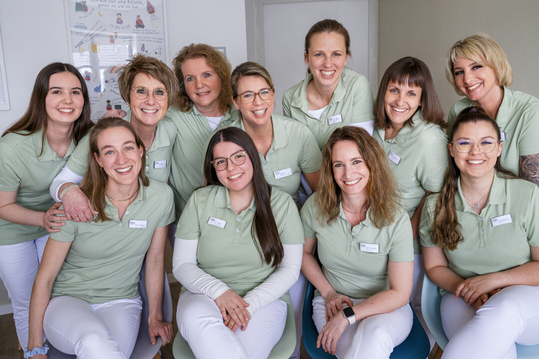 Teamfoto der Kinderarztpraxis Wesseling